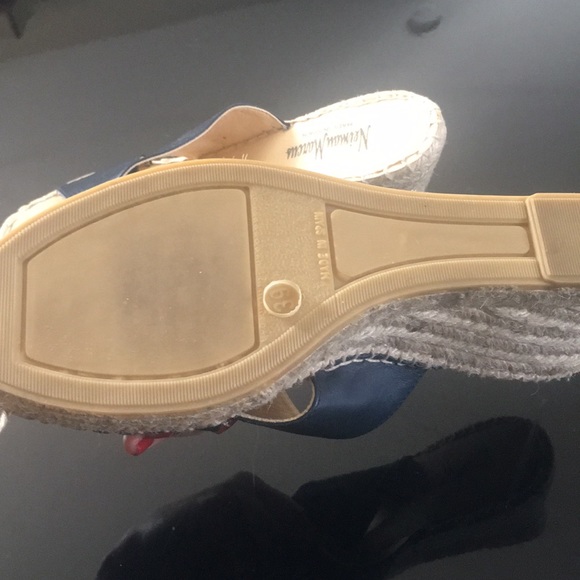 NWOT Neiman Marcus sandals - Picture 3 of 5